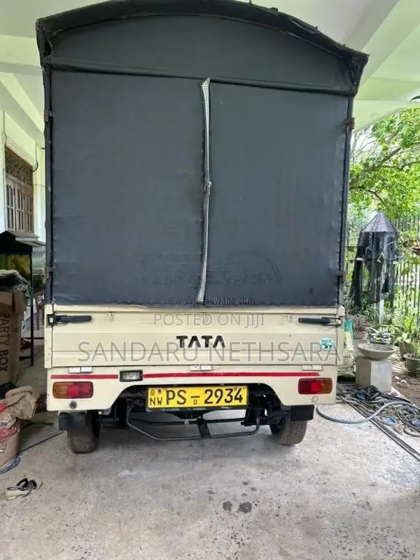 Tata Dimo Batta 2011 Lorry (Used)