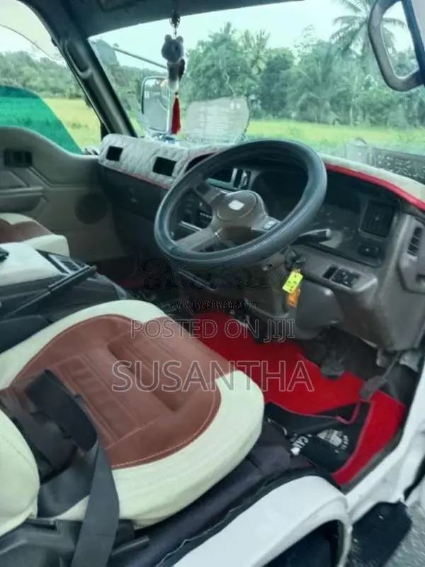 Nissan Caravan 1991 Van (Used)