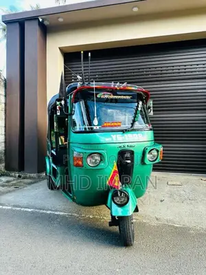 Bajaj RE 205 2011 Three Wheel (Used)