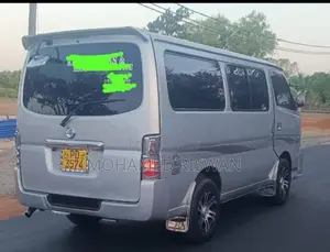 Nissan E25 2006 Van (Used)