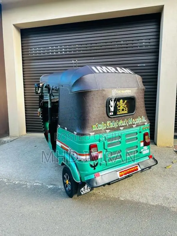 Bajaj RE 205 2011 Three Wheel (Used)