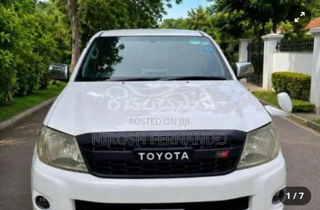 Toyota Hilux Vigo 2010 Pickup (Used)