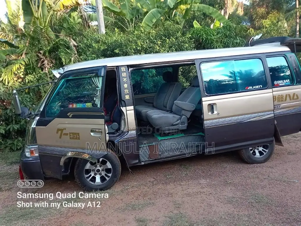 Nissan 24 1988 Van (Used)