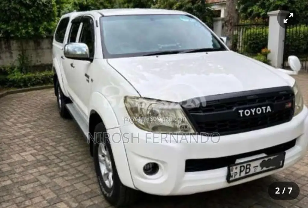 Toyota Hilux Vigo 2010 Pickup (Used)