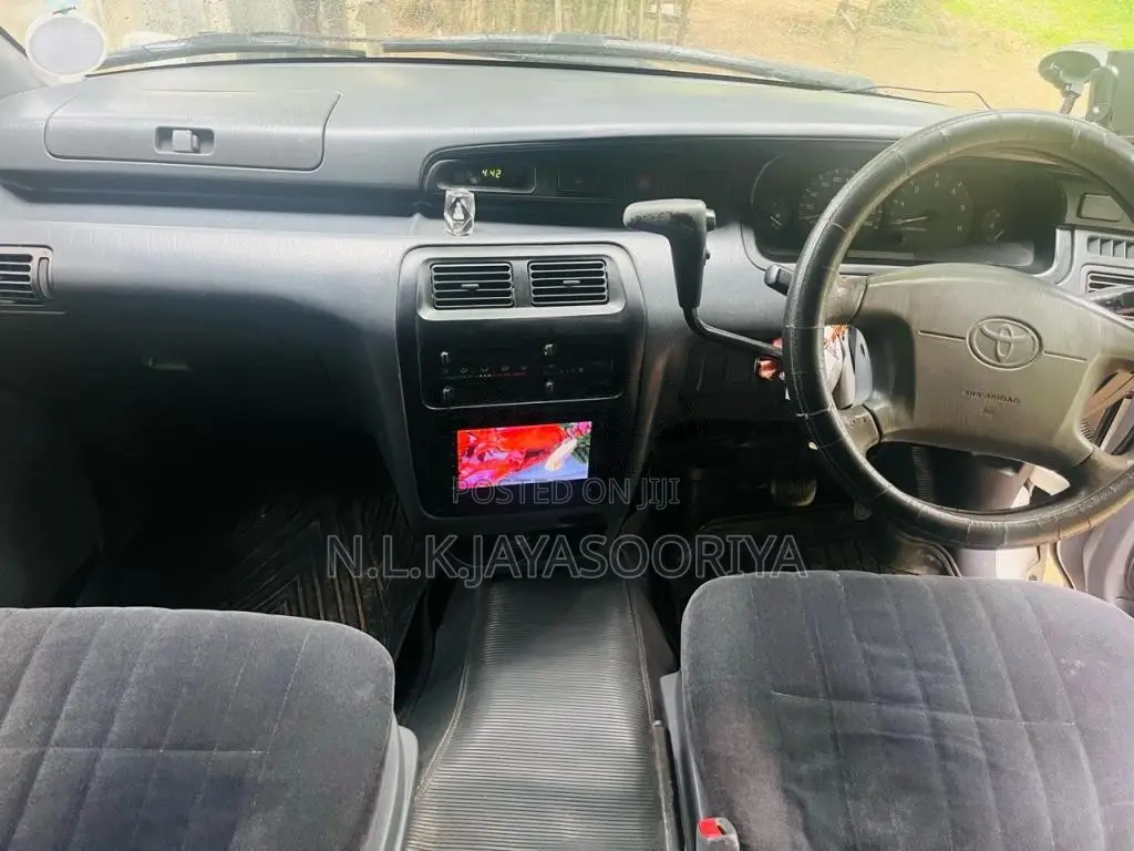 Toyota Noah CR41 1996 Van (Used)