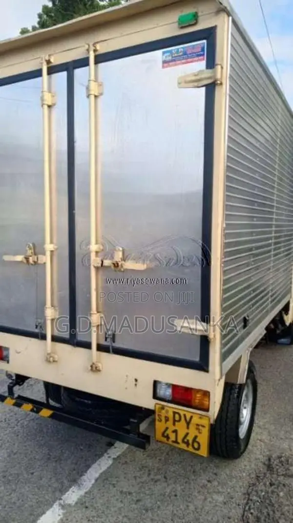 Ashok-Leyland Dost 2013 Lorry (Used)