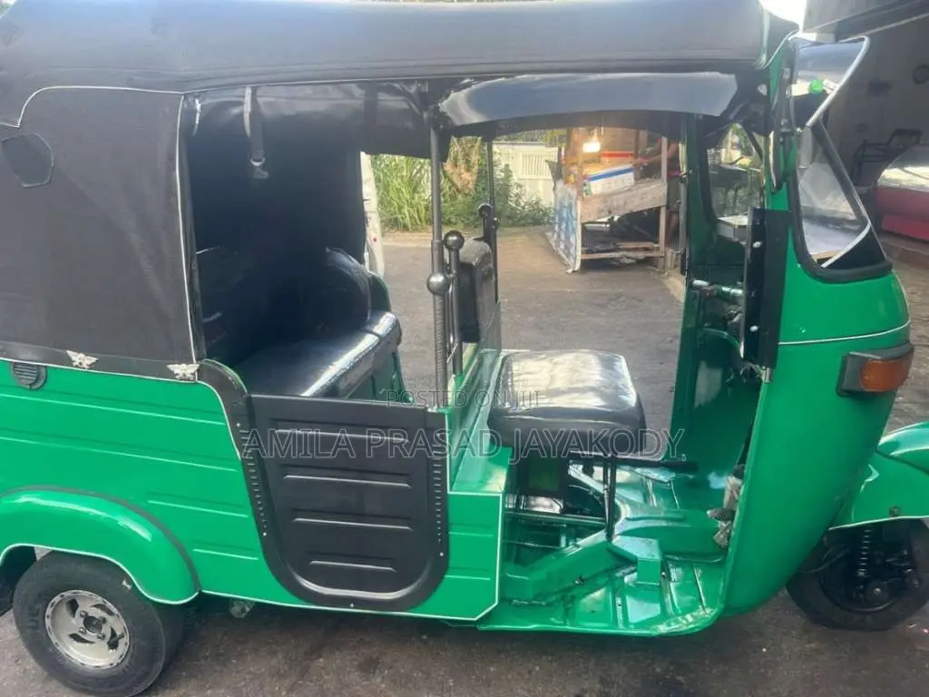 Bajaj 2 Stroke 2006 Three Wheel (Used)