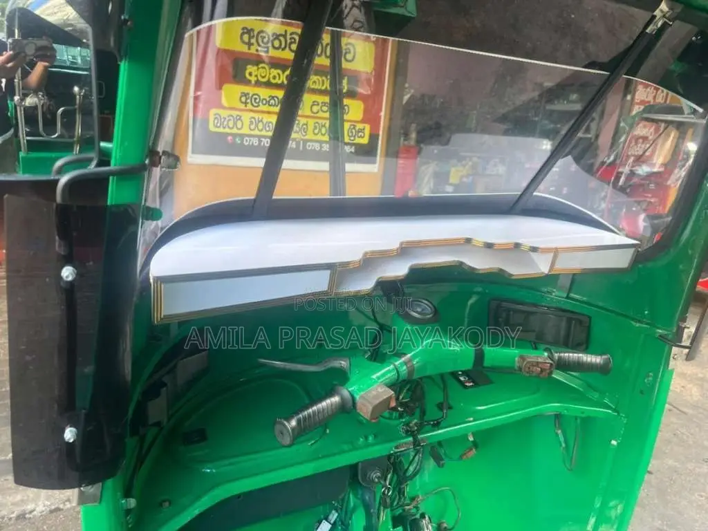 Bajaj 2 Stroke 2006 Three Wheel (Used)