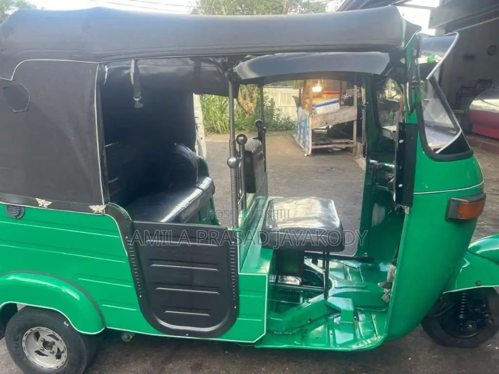 Bajaj 2 Stroke 2006 Three Wheel (Used)