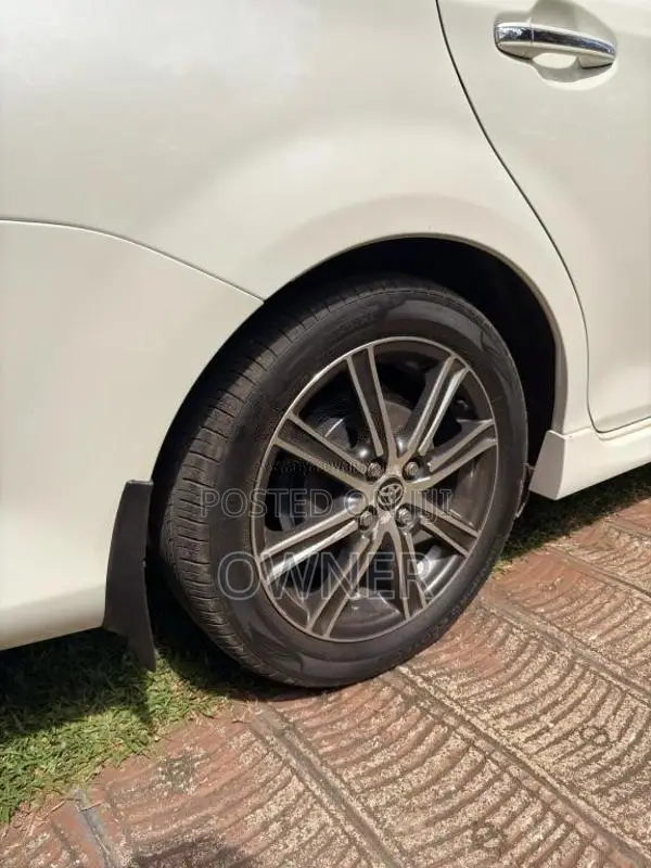 Toyota Axio WXB 2016 Car (Used)