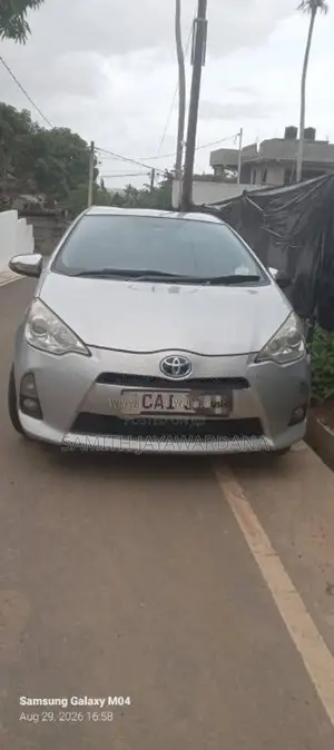 Toyota Aqua 2013 Car (Used)