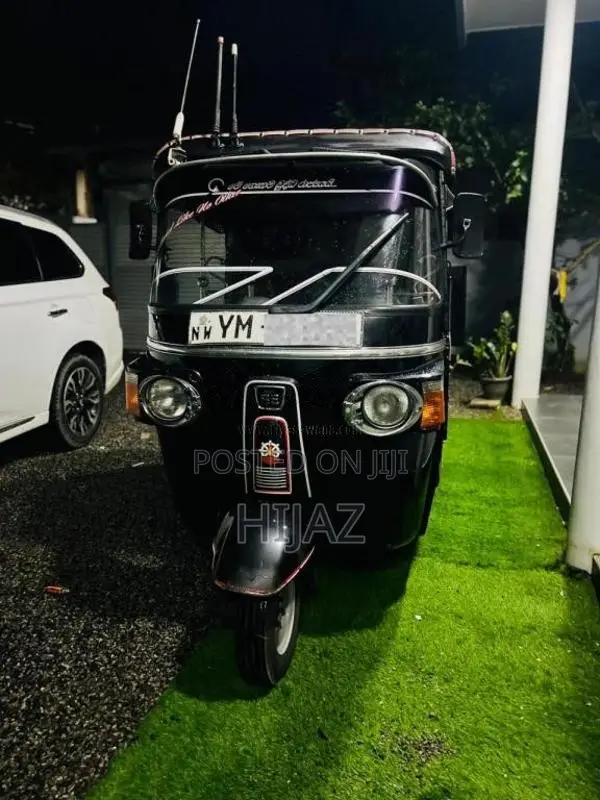 Bajaj RE 205 2011 Three Wheel (Used)