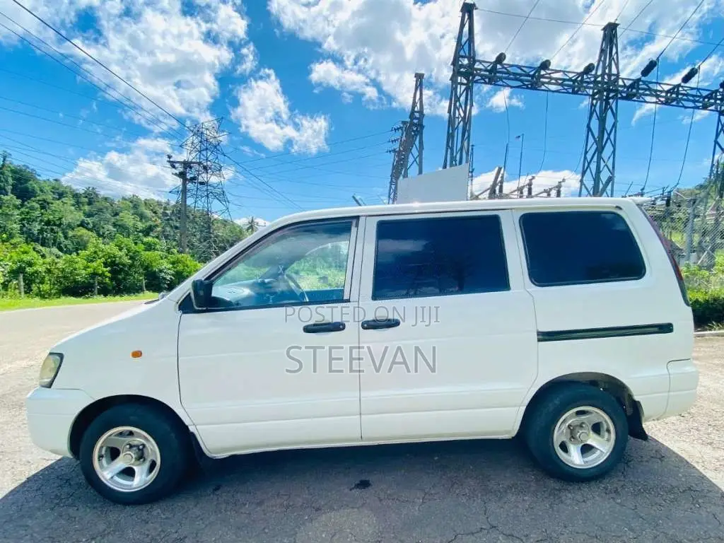 Toyota Noah CR42 1999 Van (Used)