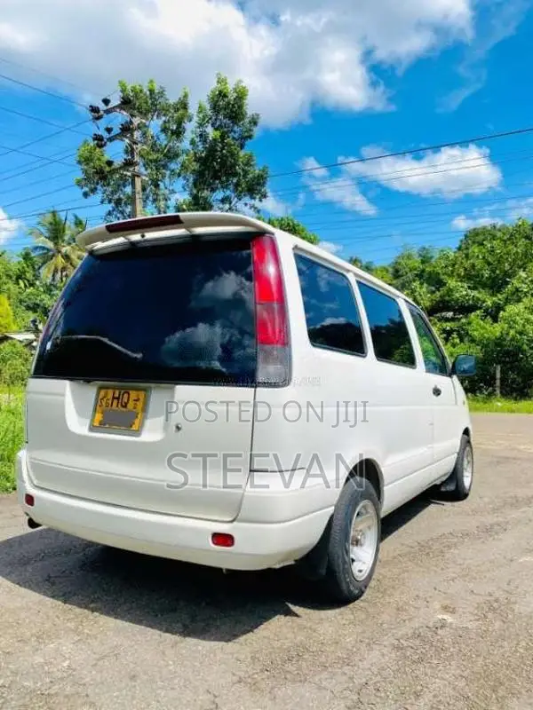 Toyota Noah CR42 1999 Van (Used)