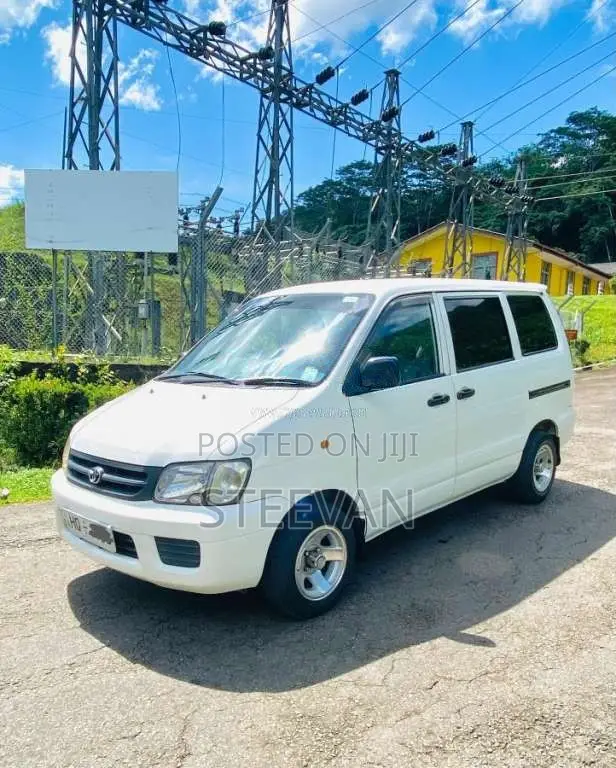 Toyota Noah CR42 1999 Van (Used)