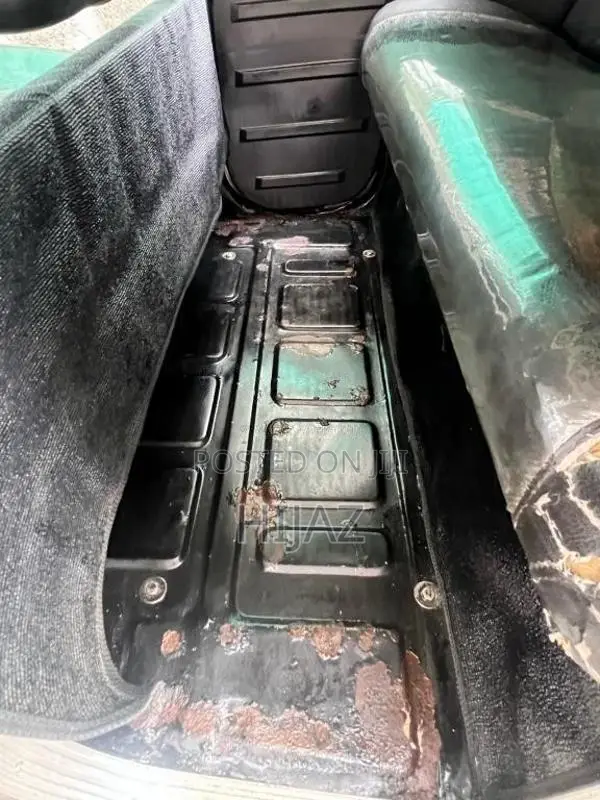 Bajaj RE 205 2011 Three Wheel (Used)