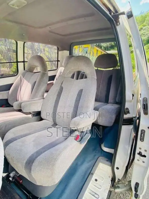 Toyota Noah CR42 1999 Van (Used)