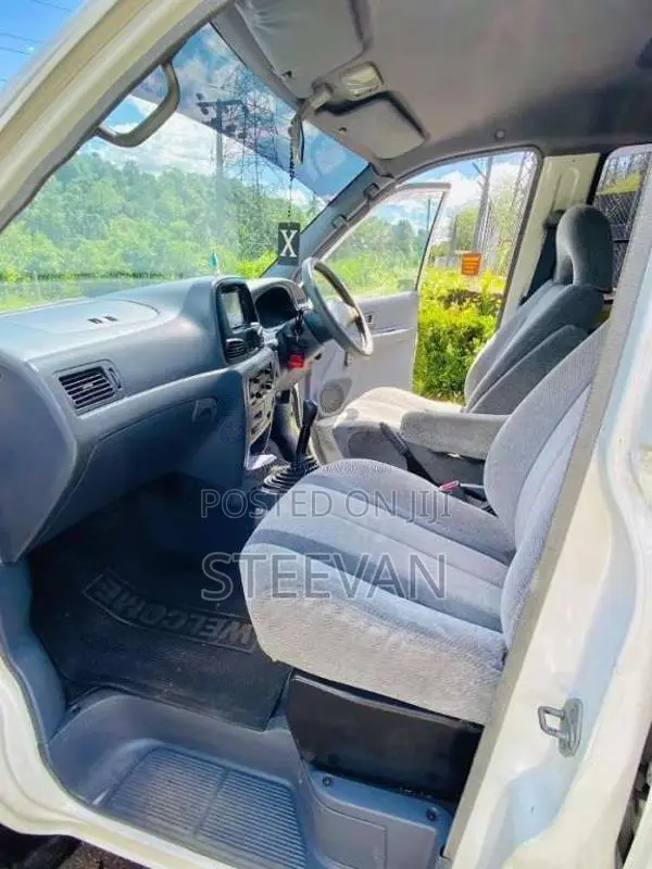 Toyota Noah CR42 1999 Van (Used)