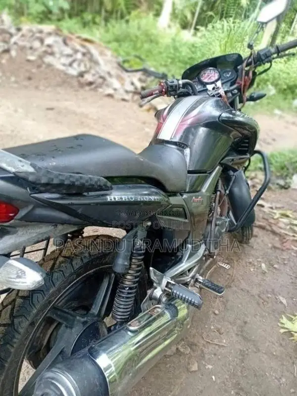 Hero Hunk 2009 Motorbike (Used)