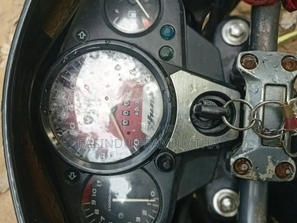 Hero Hunk 2009 Motorbike (Used)