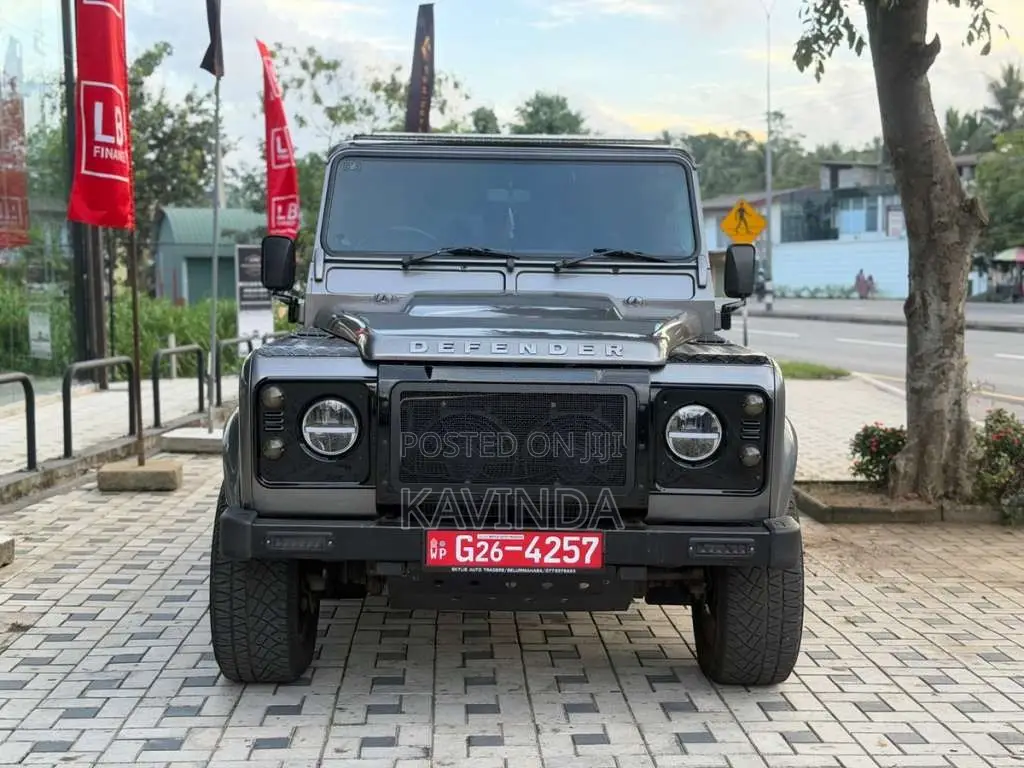 Land-Rover Defender 2015 SUV (Used)