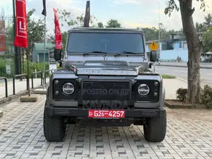 Land-Rover Defender 2015 SUV (Used)