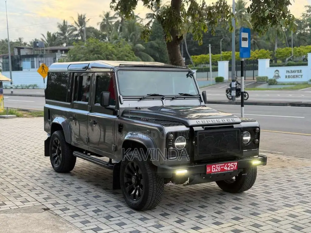 Land-Rover Defender 2015 SUV (Used)
