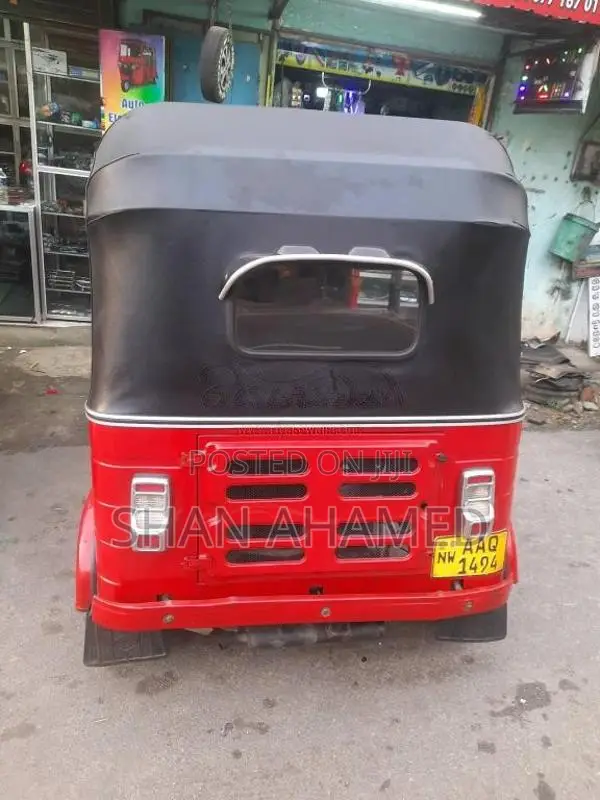Bajaj 205 2014 Three Wheel (Used)