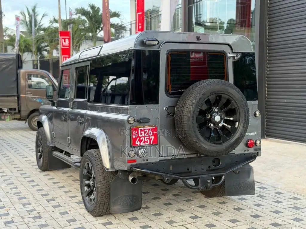 Land-Rover Defender 2015 SUV (Used)
