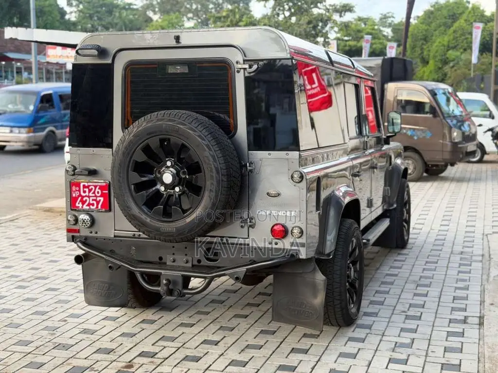 Land-Rover Defender 2015 SUV (Used)