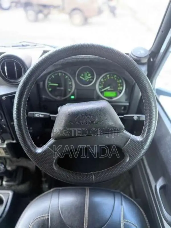 Land-Rover Defender 2015 SUV (Used)
