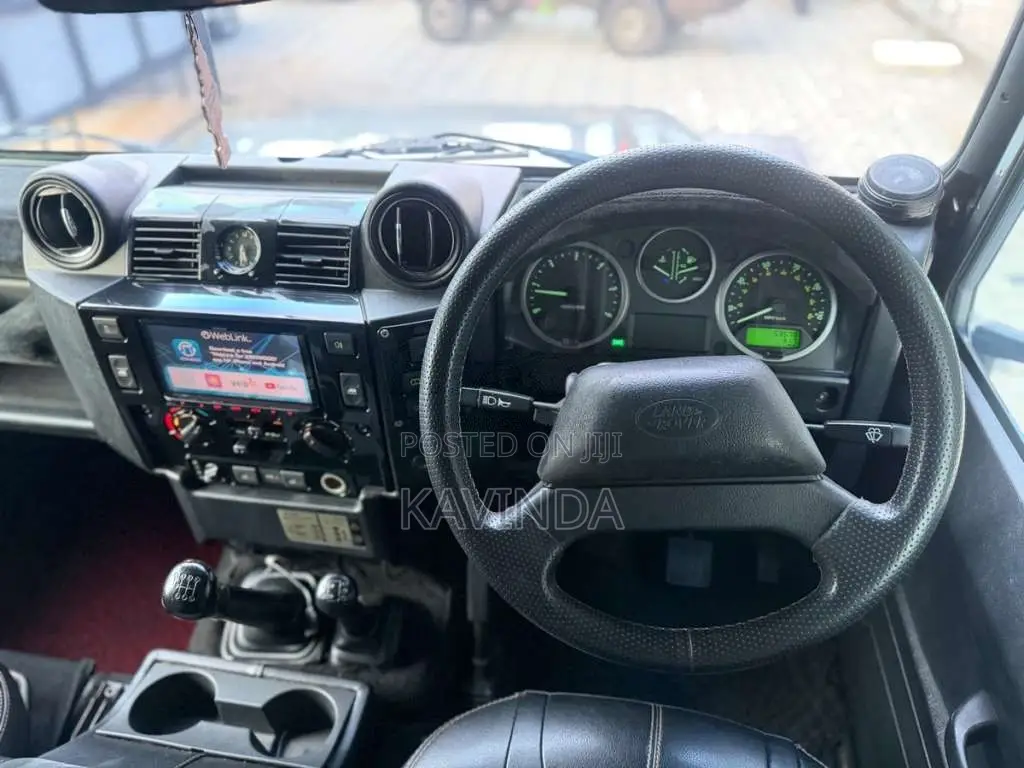 Land-Rover Defender 2015 SUV (Used)