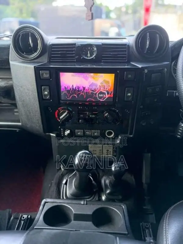 Land-Rover Defender 2015 SUV (Used)
