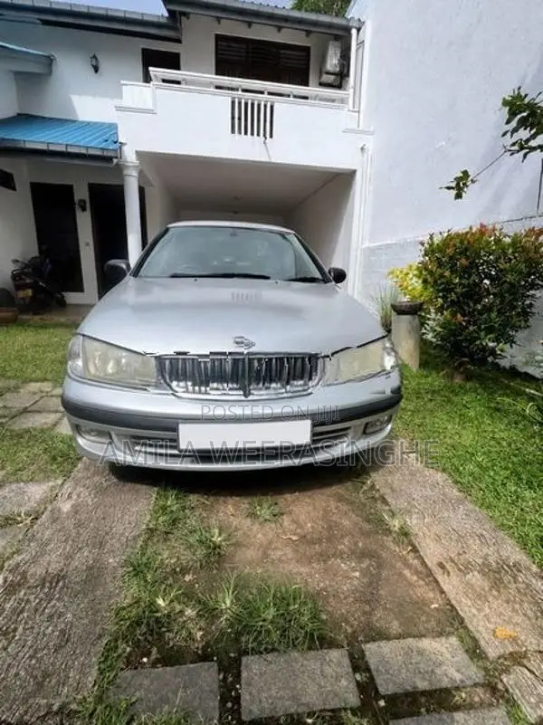 Nissan Sunny 2001