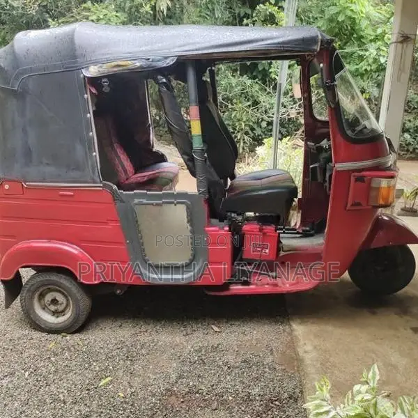 Bajaj RE 2013