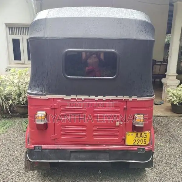 Bajaj RE 2013