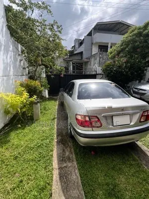 Nissan Sunny 2001