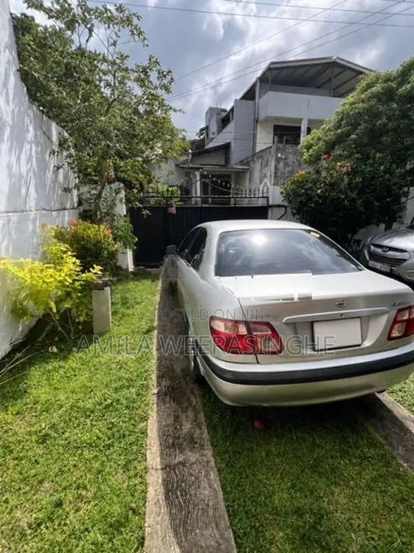Nissan Sunny 2001
