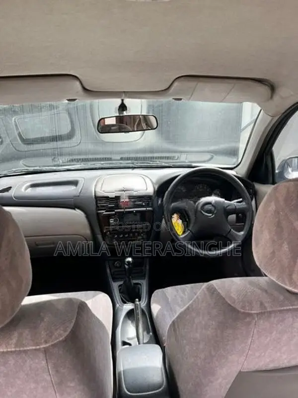 Nissan Sunny 2001