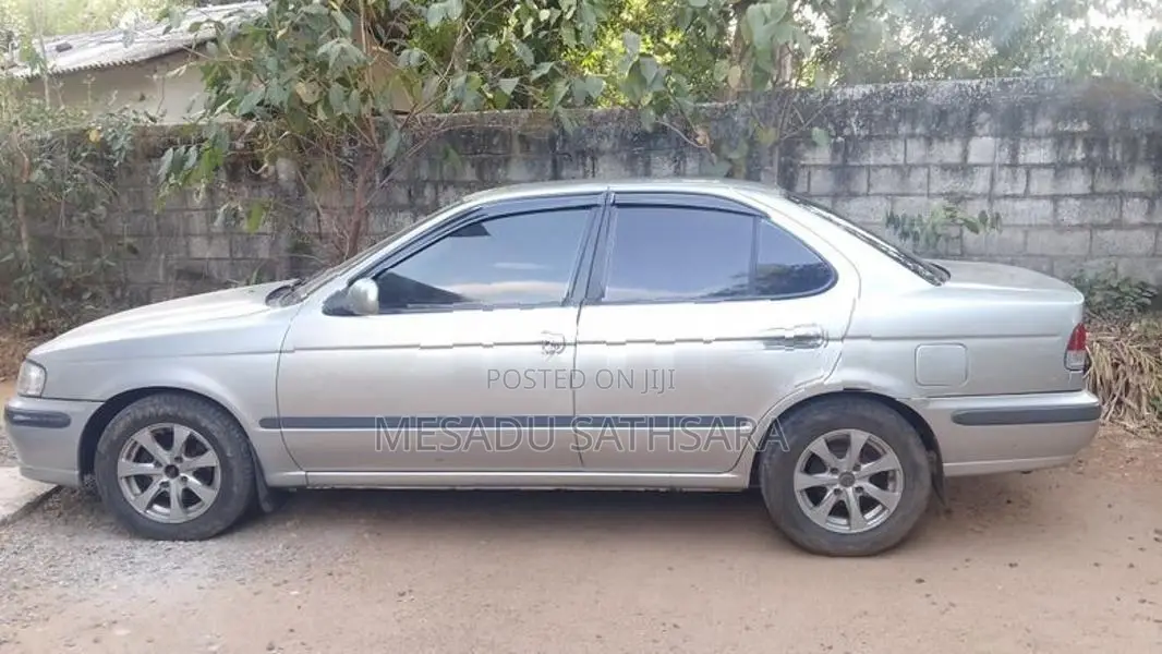 Nissan Sunny EX Saloon 2001