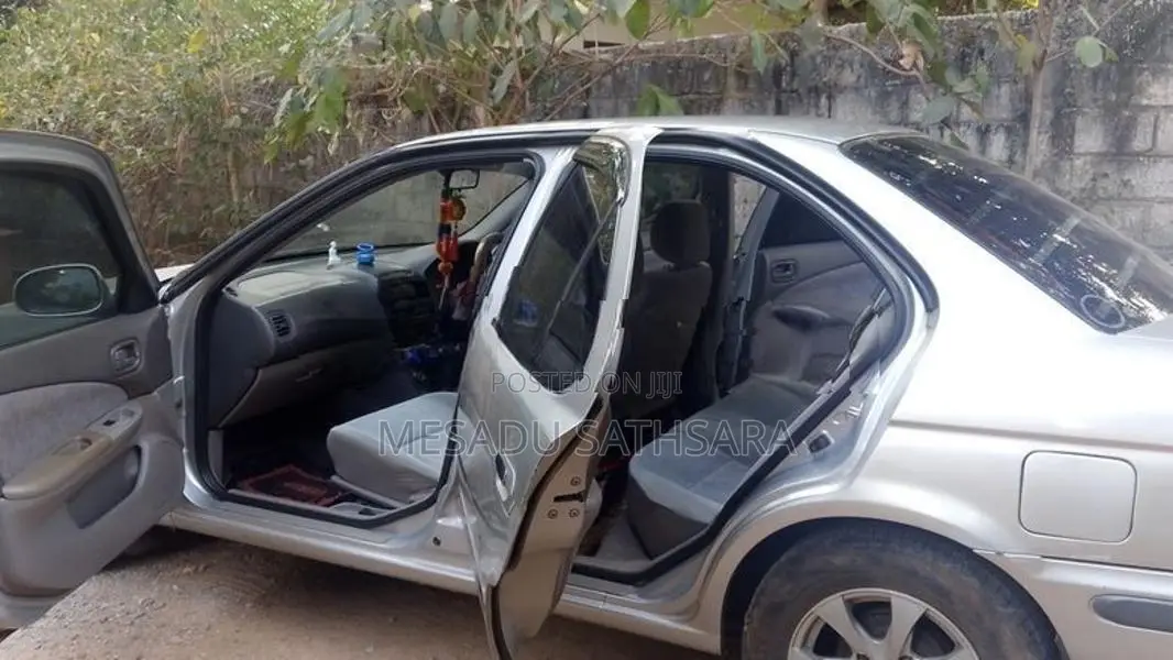 Nissan Sunny EX Saloon 2001
