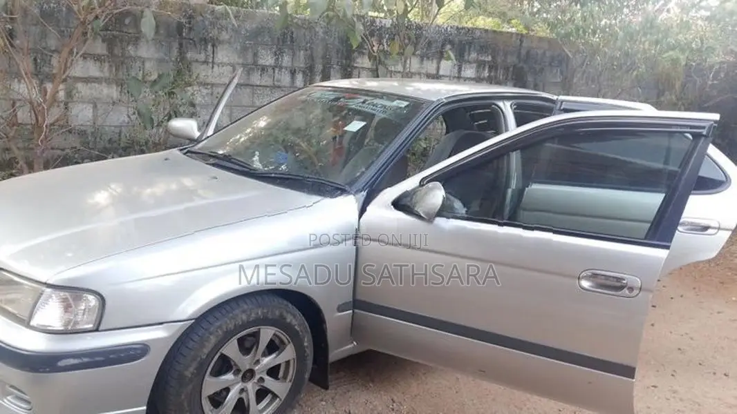 Nissan Sunny EX Saloon 2001
