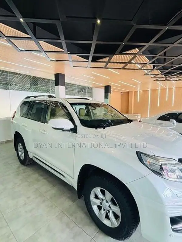 Toyota Land Cruiser Prado TX 2015