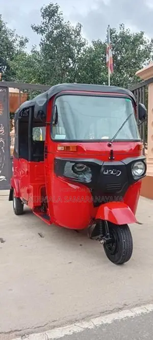 Bajaj RE 2025