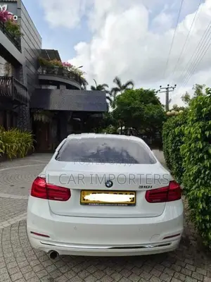 BMW 318i Luxury Line 2016