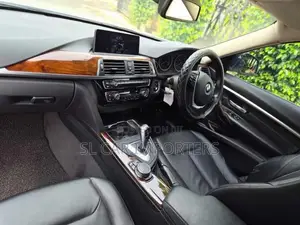 BMW 318i Luxury Line 2016
