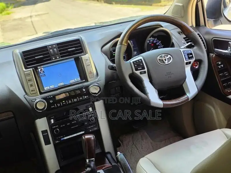 Toyota Land Cruiser Prado 2012