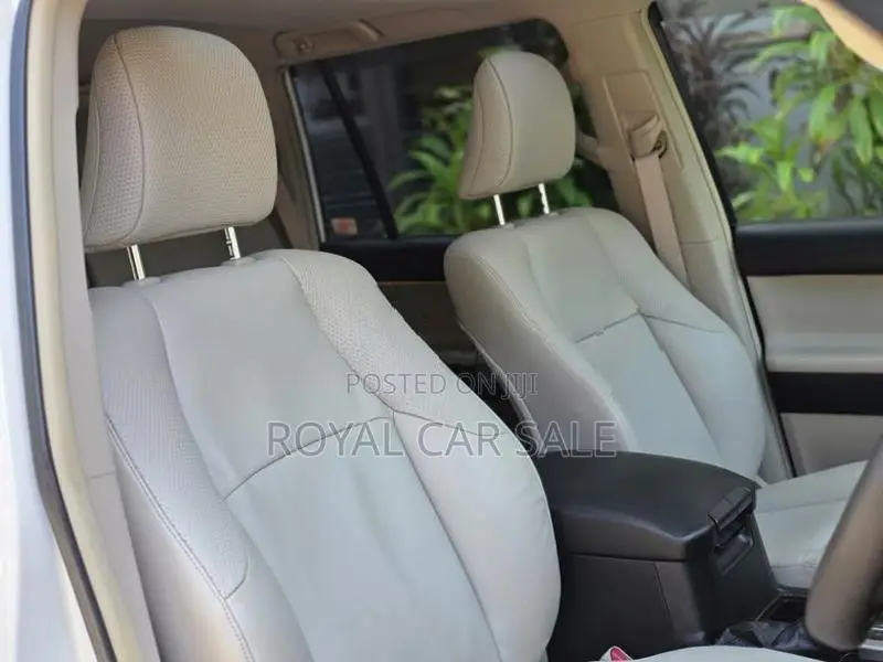 Toyota Land Cruiser Prado 2012