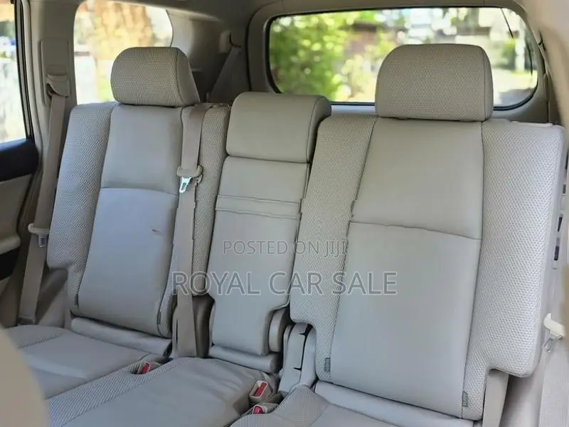 Toyota Land Cruiser Prado 2012