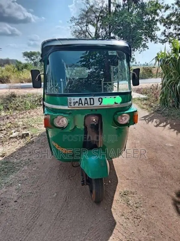 Bajaj RE 2013